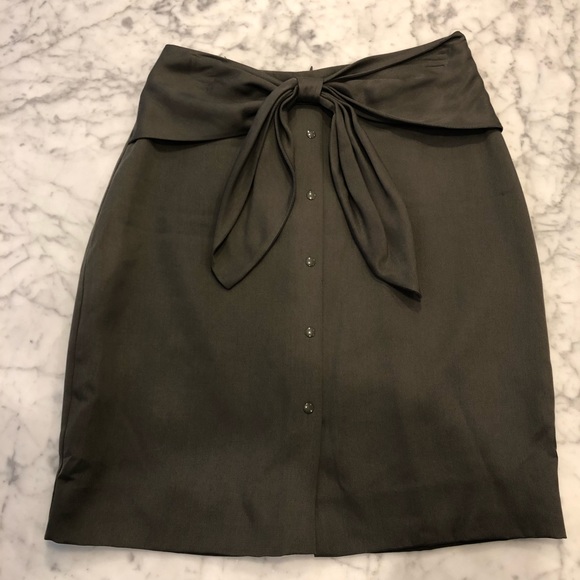 Reiss skirt with snap front and self tie - Picture 2 of 4